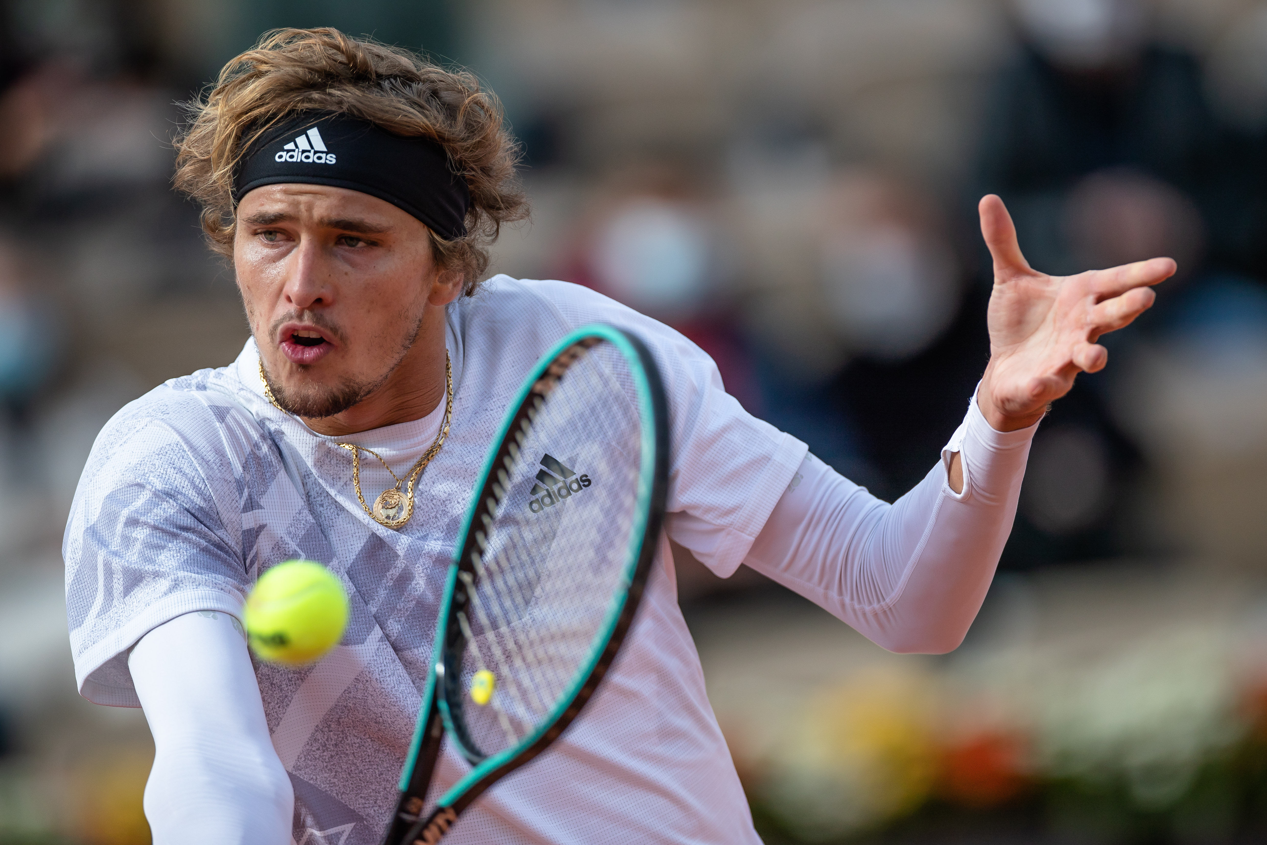 并不平坦 并不平坦