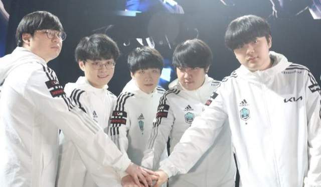 步行者在末 步行者在末